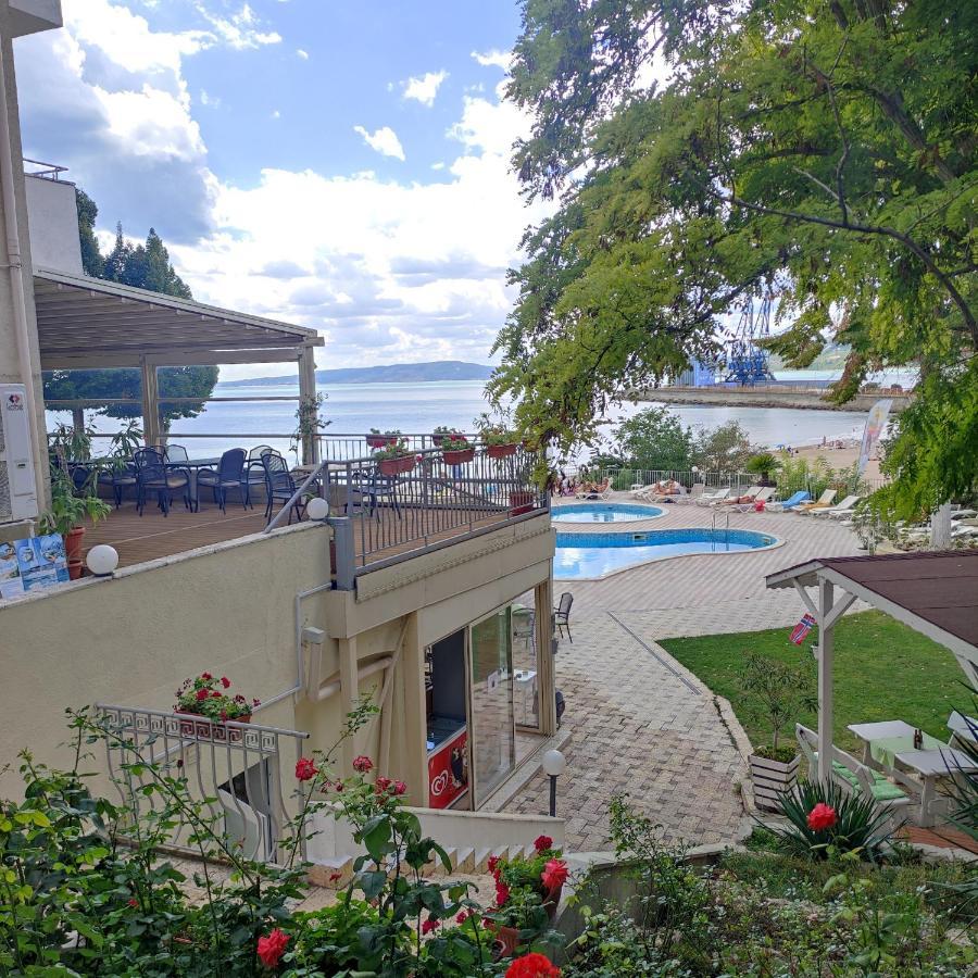 Helios Hotel 巴尔奇克 外观 照片