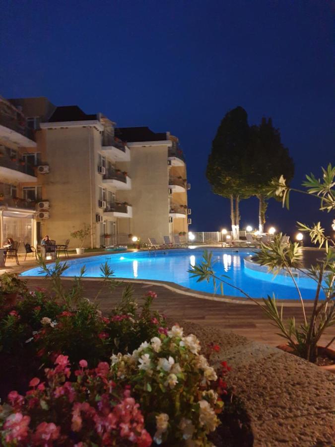 Helios Hotel 巴尔奇克 外观 照片
